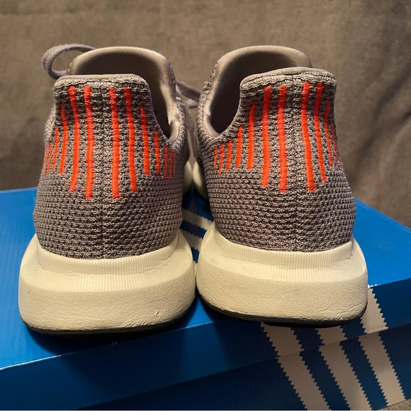 Adidas Swift Run - Picture 2 of 4